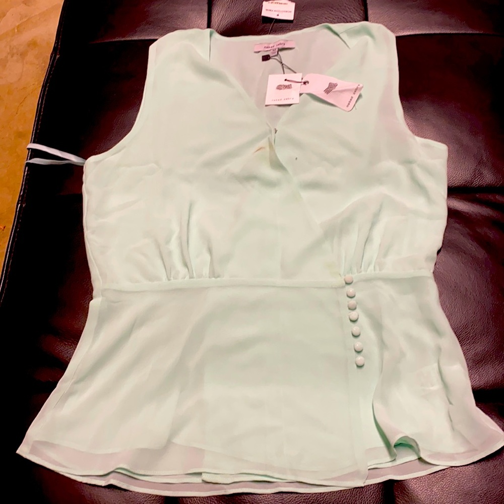 Sleeveless blouse
